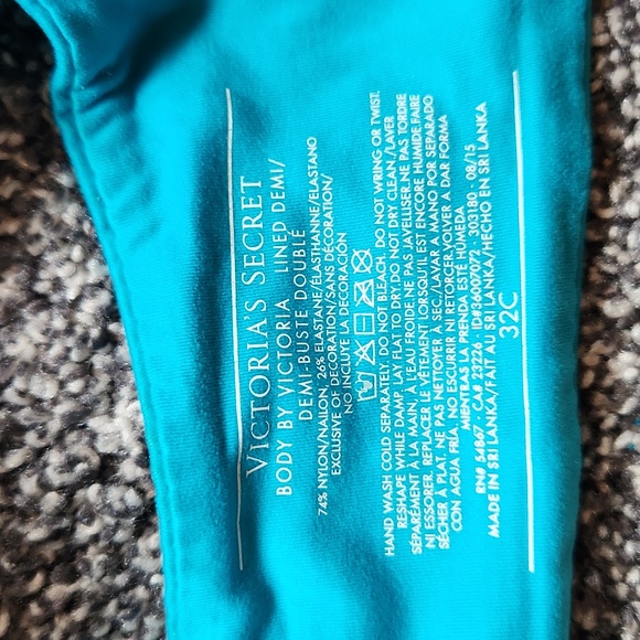 Victoria's Secret Body By Victoria Lined Demi Bra - Picture 4 of 4